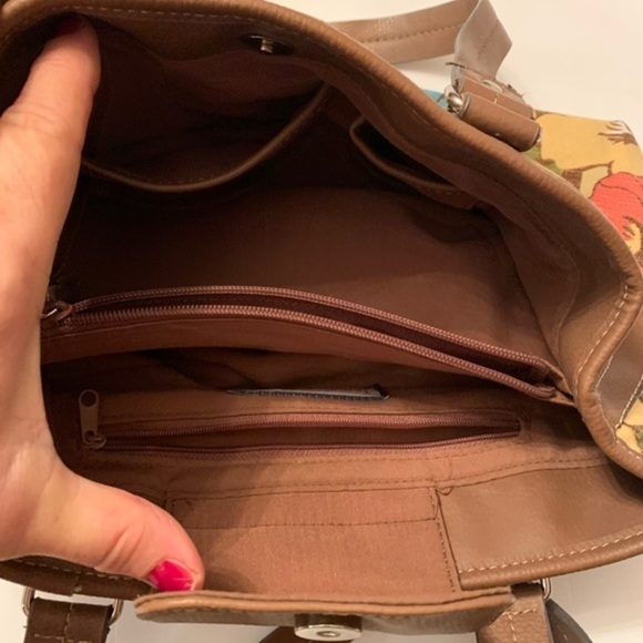 Jamaica Bay Flower Designed Purse - Picture 5 of 7